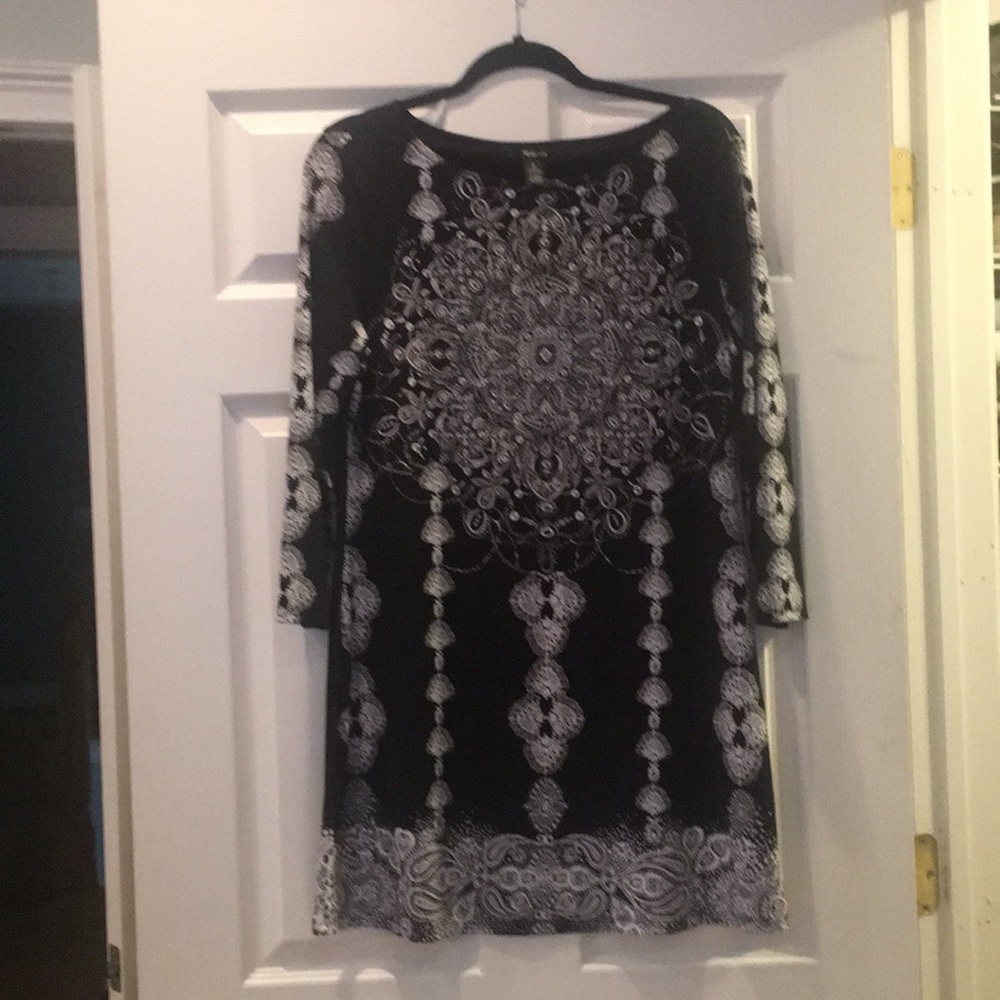 Black and white tunic